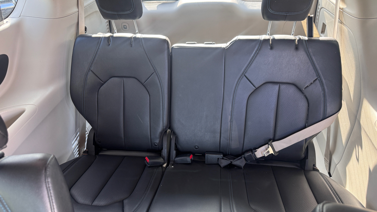 Chrysler Pacifica Touring L Plus FWD 2021