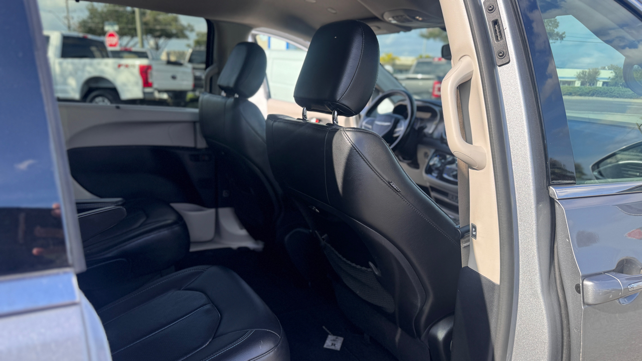 Chrysler Pacifica Touring L Plus FWD 2021