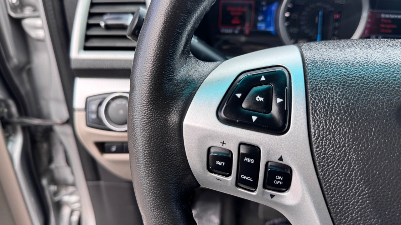 Ford Explorer FWD 4dr XLT 2012