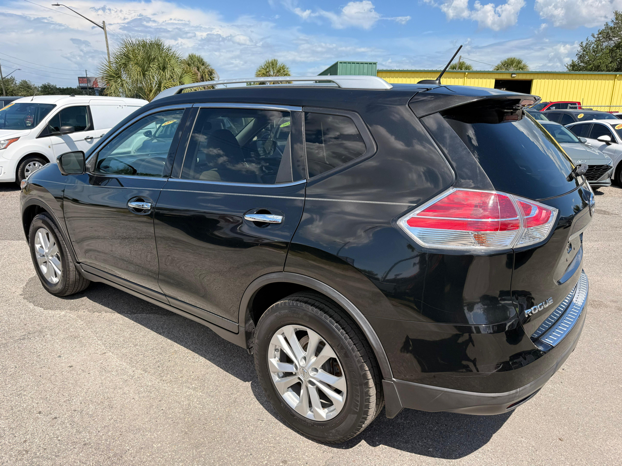 Nissan Rogue FWD 4dr SV 2016