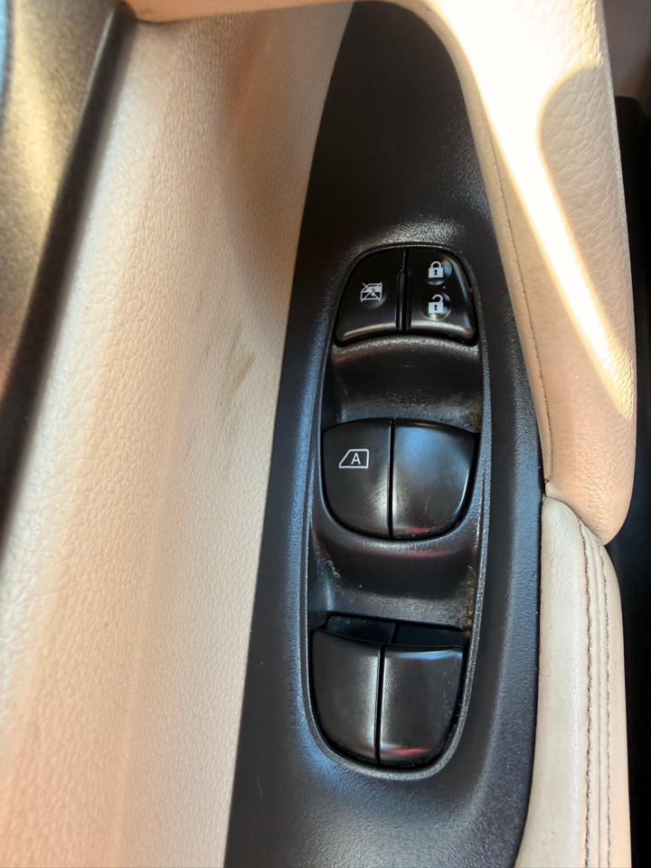 Nissan Rogue FWD 4dr SV 2016