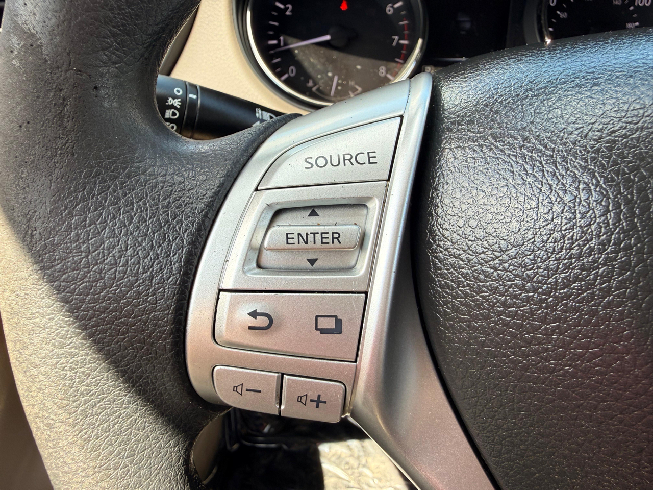 Nissan Rogue FWD 4dr SV 2016