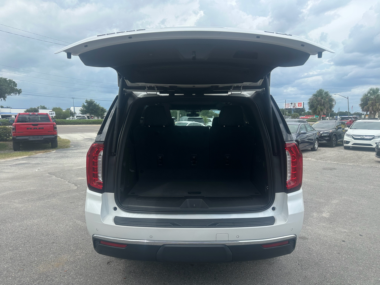 GMC Yukon 4WD 4dr SLT 2021