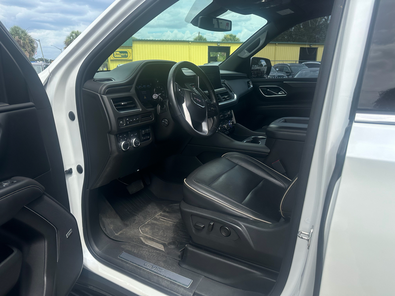 GMC Yukon 4WD 4dr SLT 2021