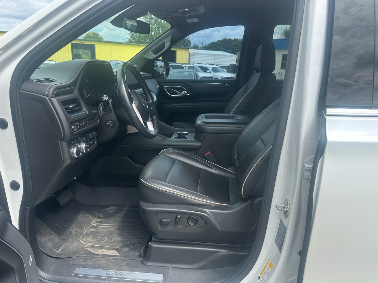 GMC Yukon 4WD 4dr SLT 2021
