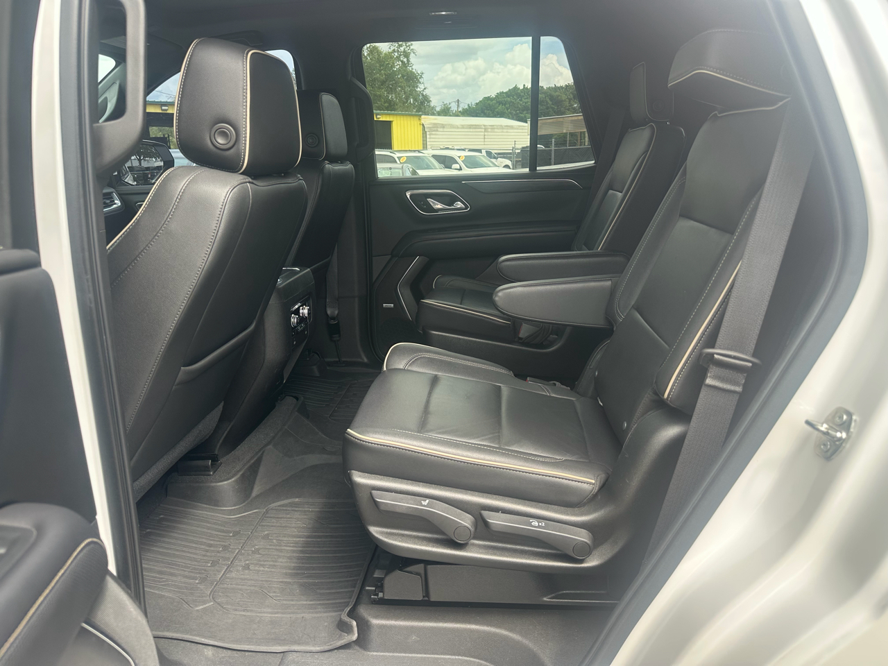 GMC Yukon 4WD 4dr SLT 2021