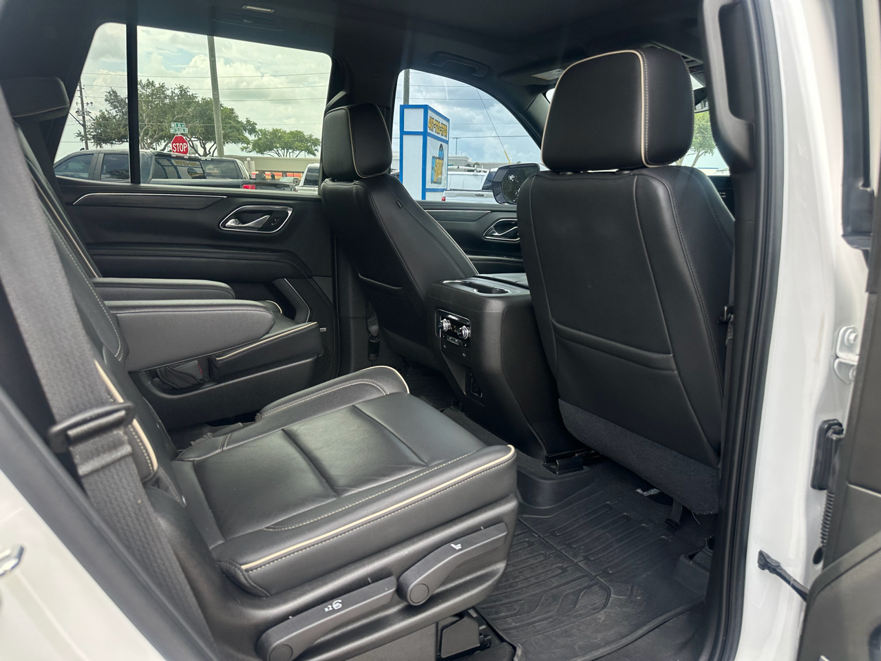 GMC Yukon 4WD 4dr SLT 2021