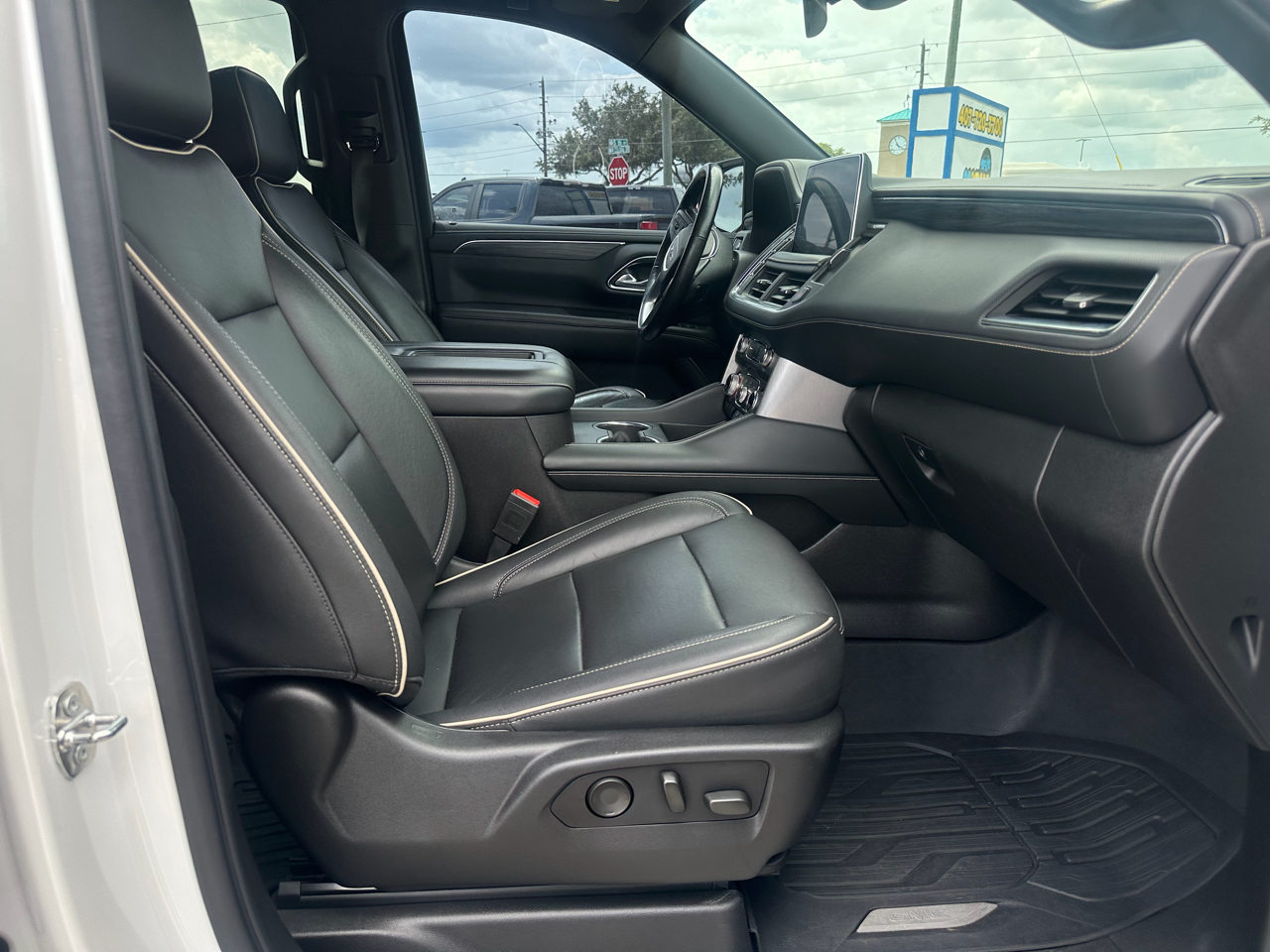 GMC Yukon 4WD 4dr SLT 2021