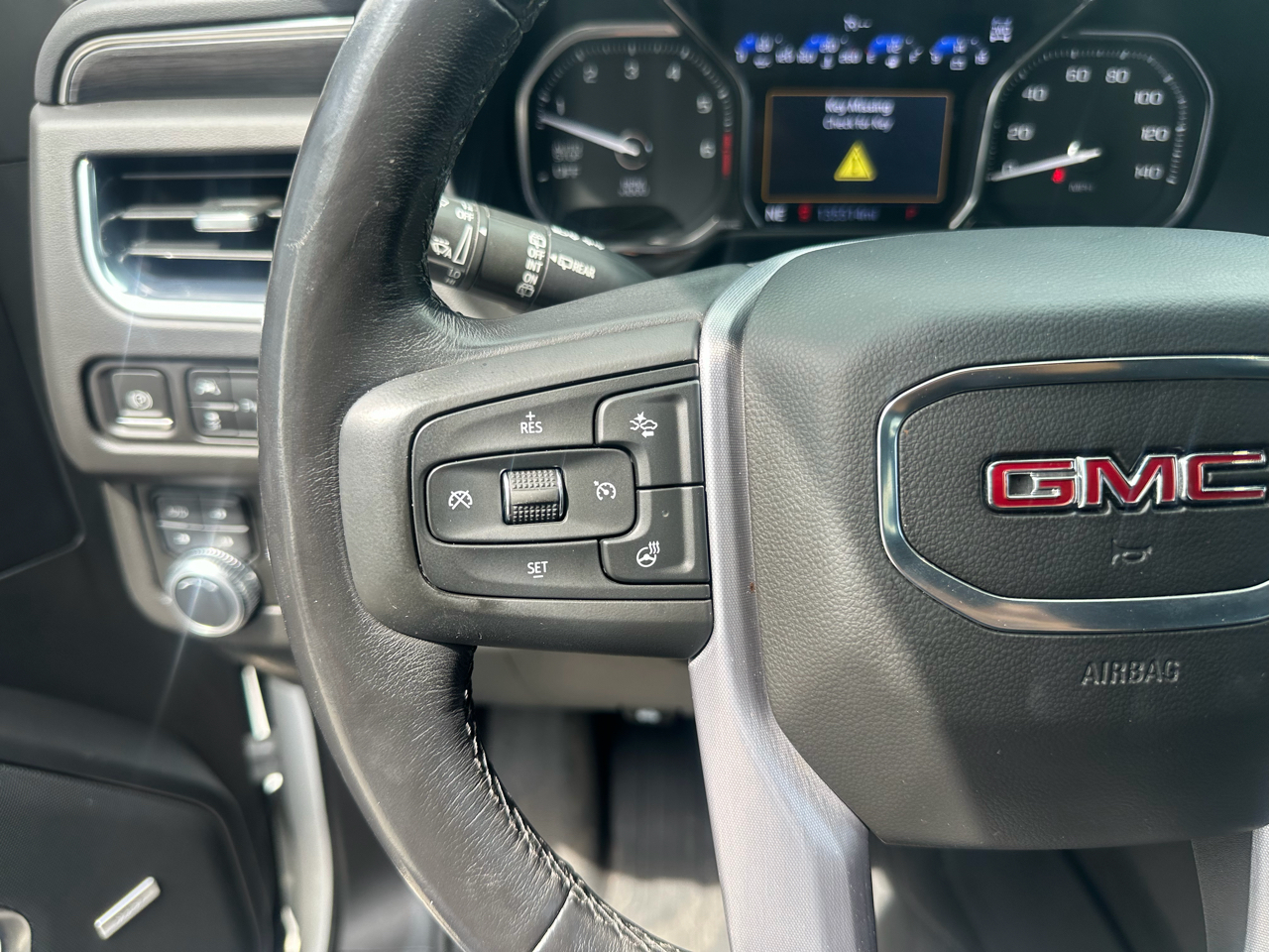 GMC Yukon 4WD 4dr SLT 2021