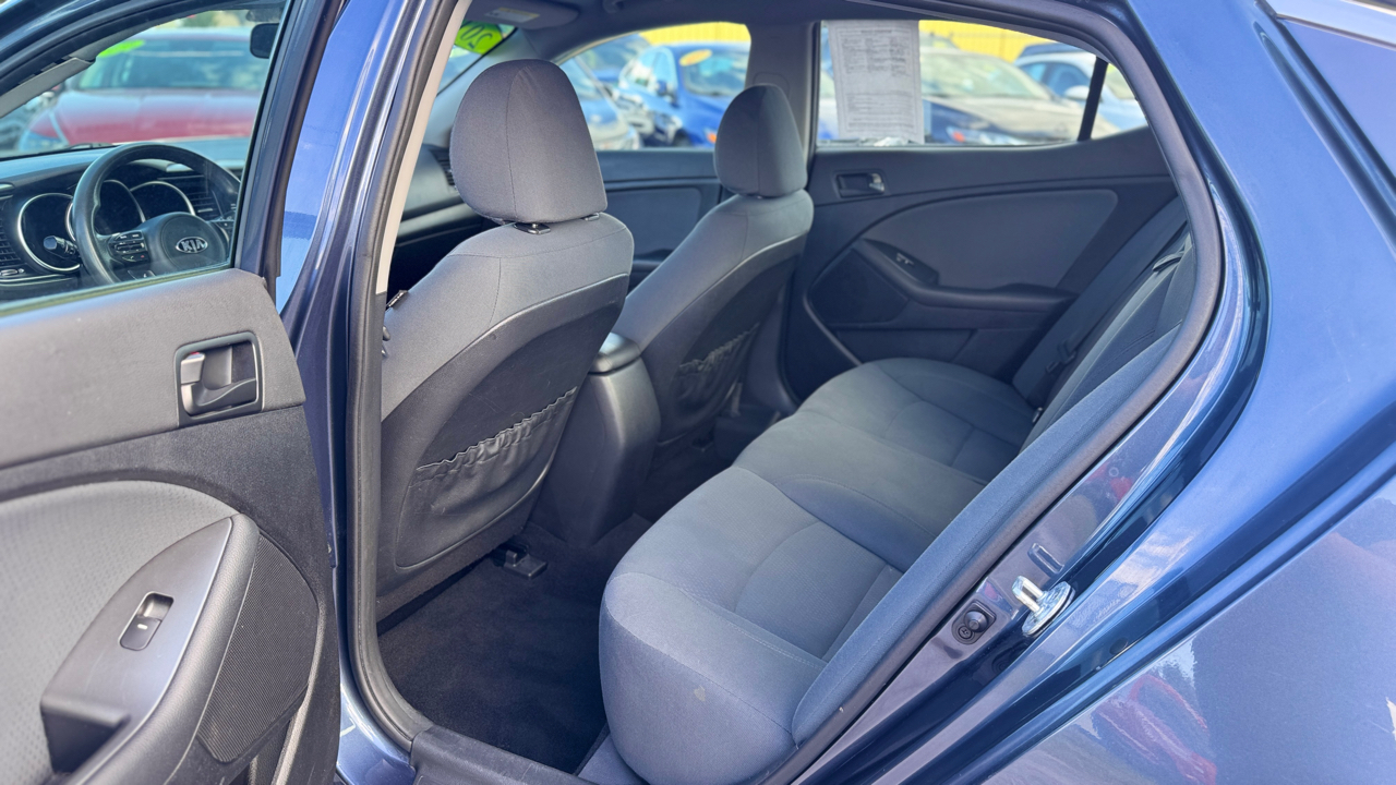 Kia Optima 4dr Sdn LX 2015 Kia Optima 4dr Sdn LX 2015