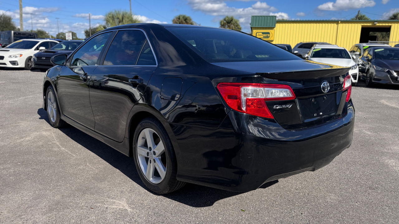 Toyota Camry 4dr Sdn I4 Auto SE w/Special Edition Pkg (Natl) 2013 Toyota Camry 4dr Sdn I4 Auto SE w/Special Edition Pkg (Natl) 2013