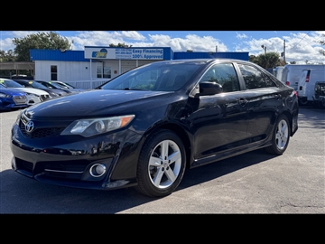 2013 Toyota Camry 4dr Sdn I4 Auto SE w/Special Edition Pkg (Natl)
