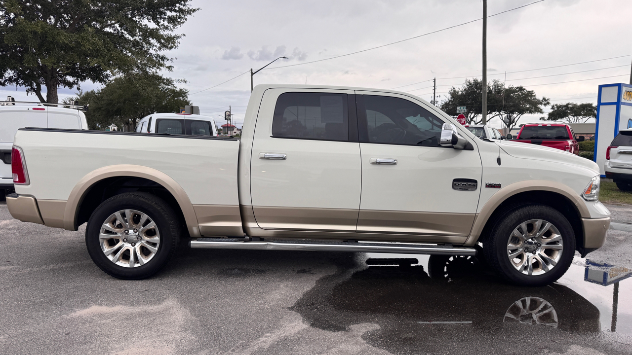 RAM 1500 Longhorn 4x4 Crew Cab 6'4" Box 2017 RAM 1500 Longhorn 4x4 Crew Cab 6'4" Box 2017