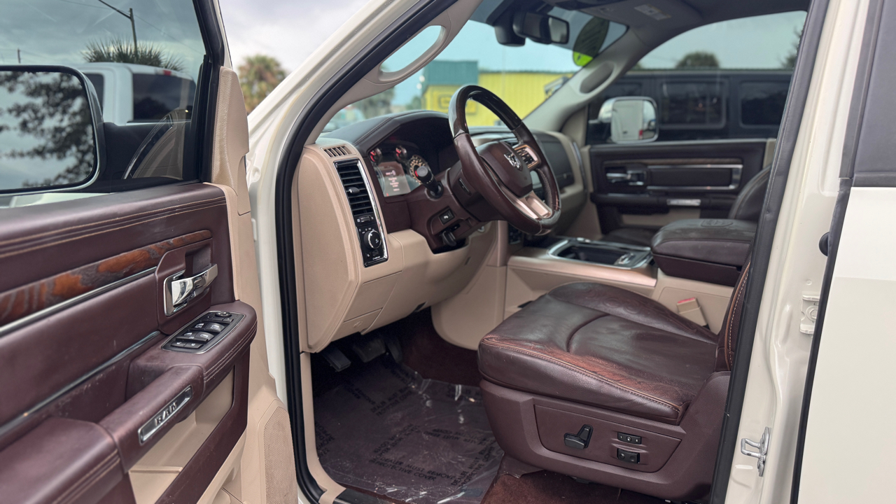 RAM 1500 Longhorn 4x4 Crew Cab 6'4" Box 2017 RAM 1500 Longhorn 4x4 Crew Cab 6'4" Box 2017