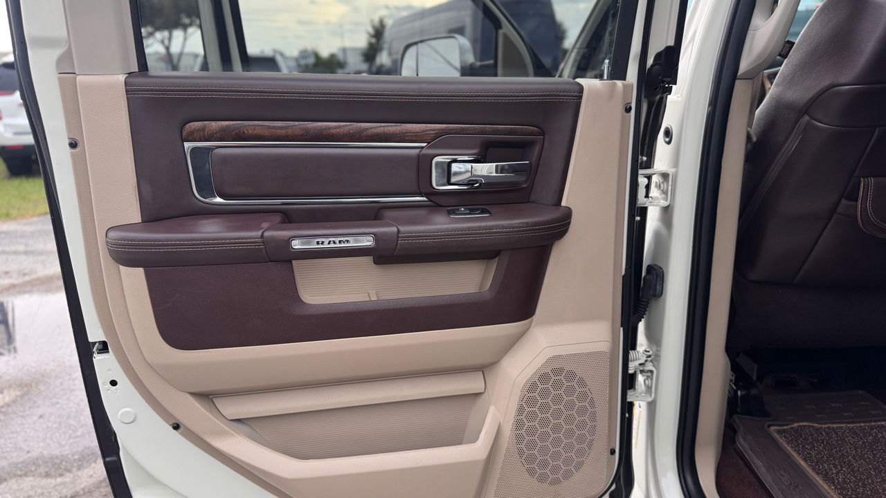 RAM 1500 Longhorn 4x4 Crew Cab 6'4" Box 2017 RAM 1500 Longhorn 4x4 Crew Cab 6'4" Box 2017