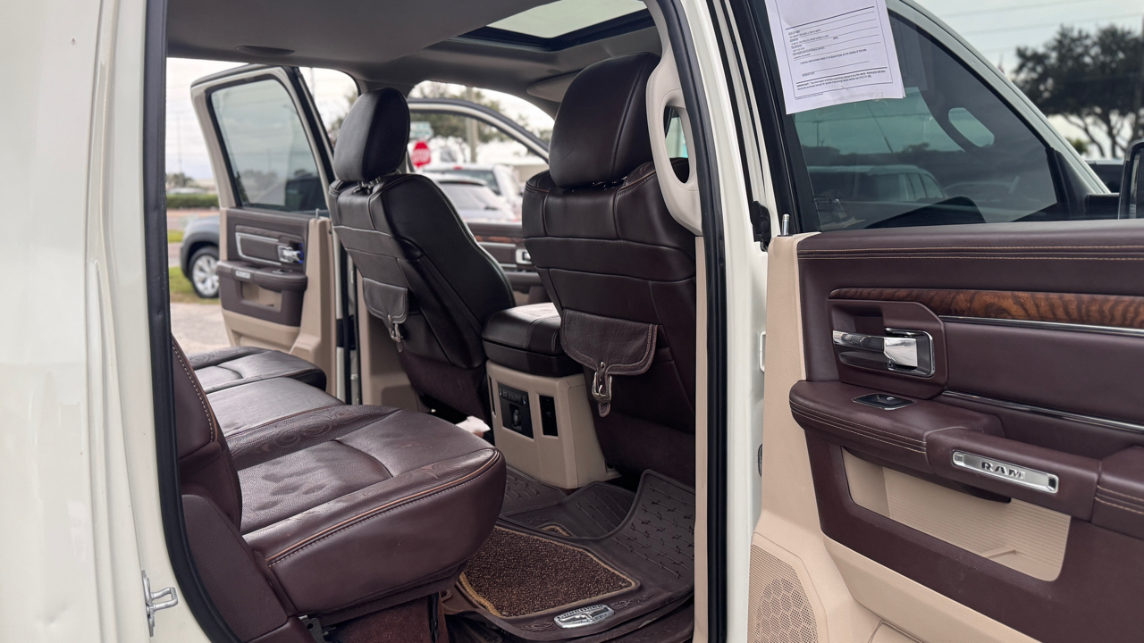 RAM 1500 Longhorn 4x4 Crew Cab 6'4" Box 2017 RAM 1500 Longhorn 4x4 Crew Cab 6'4" Box 2017