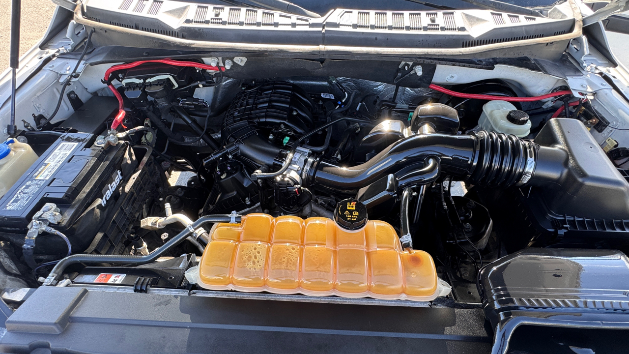 Ford F-150 2WD SuperCrew 145" XLT 2015 Ford F-150 2WD SuperCrew 145" XLT 2015