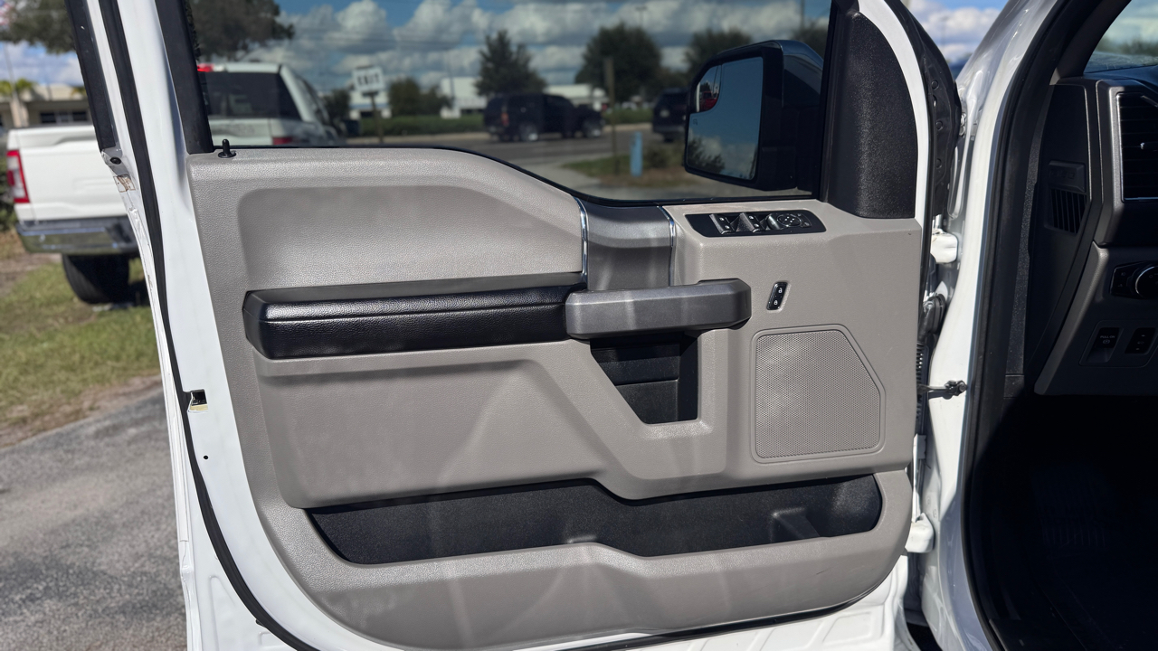 Ford F-150 2WD SuperCrew 145" XLT 2015 Ford F-150 2WD SuperCrew 145" XLT 2015