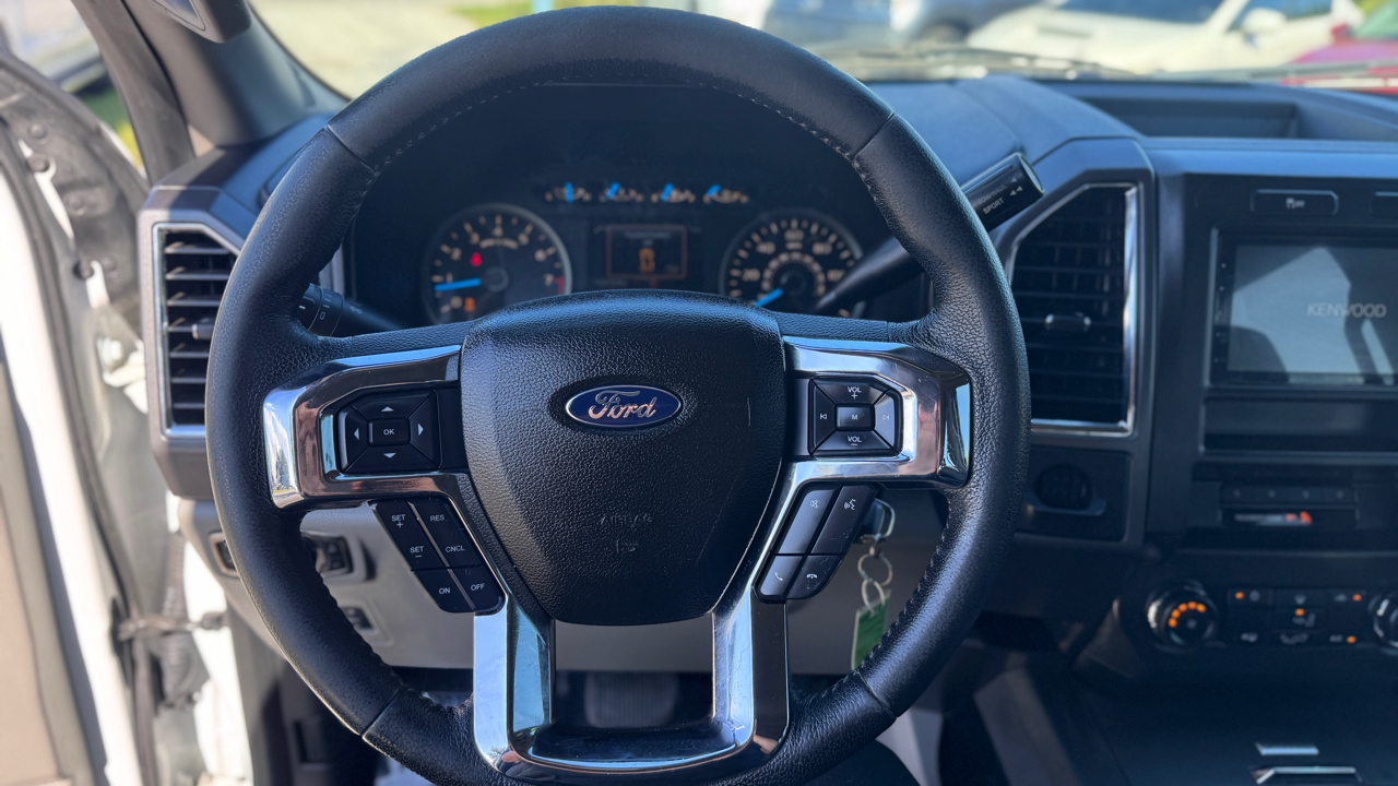 Ford F-150 2WD SuperCrew 145" XLT 2015 Ford F-150 2WD SuperCrew 145" XLT 2015