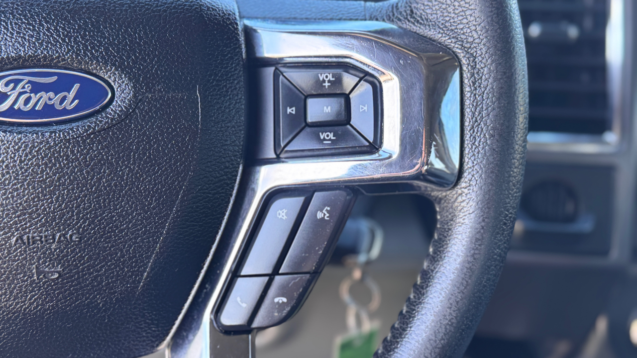 Ford F-150 2WD SuperCrew 145" XLT 2015 Ford F-150 2WD SuperCrew 145" XLT 2015