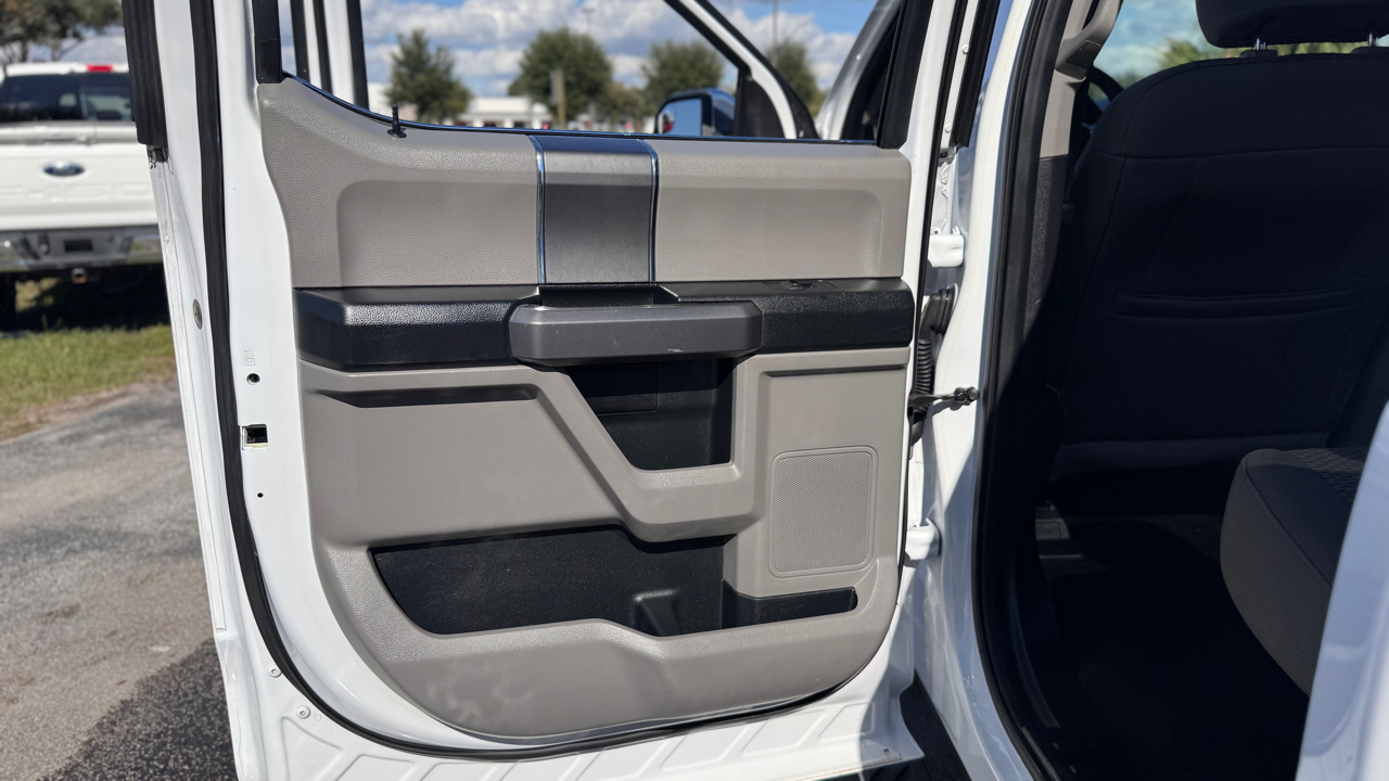 Ford F-150 2WD SuperCrew 145" XLT 2015 Ford F-150 2WD SuperCrew 145" XLT 2015