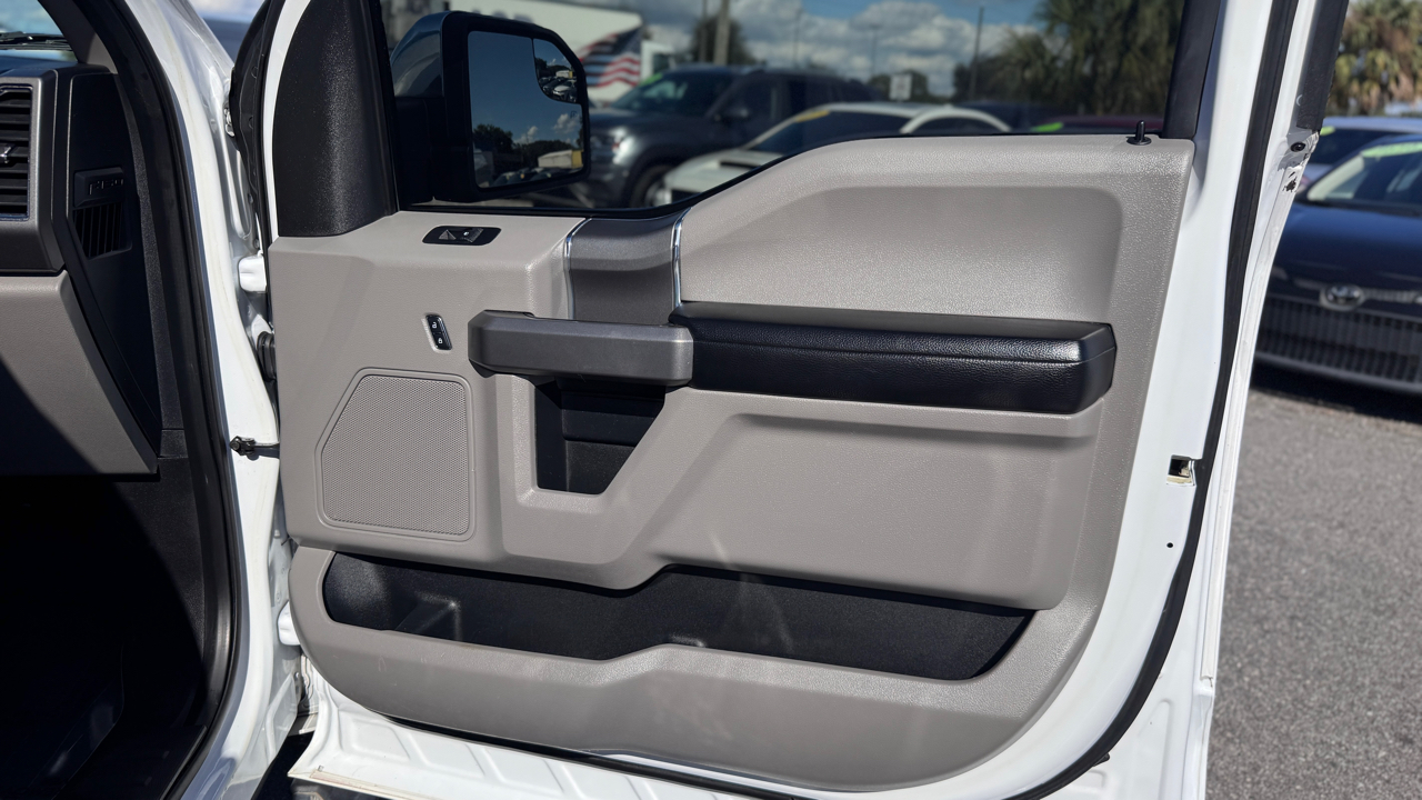 Ford F-150 2WD SuperCrew 145" XLT 2015 Ford F-150 2WD SuperCrew 145" XLT 2015