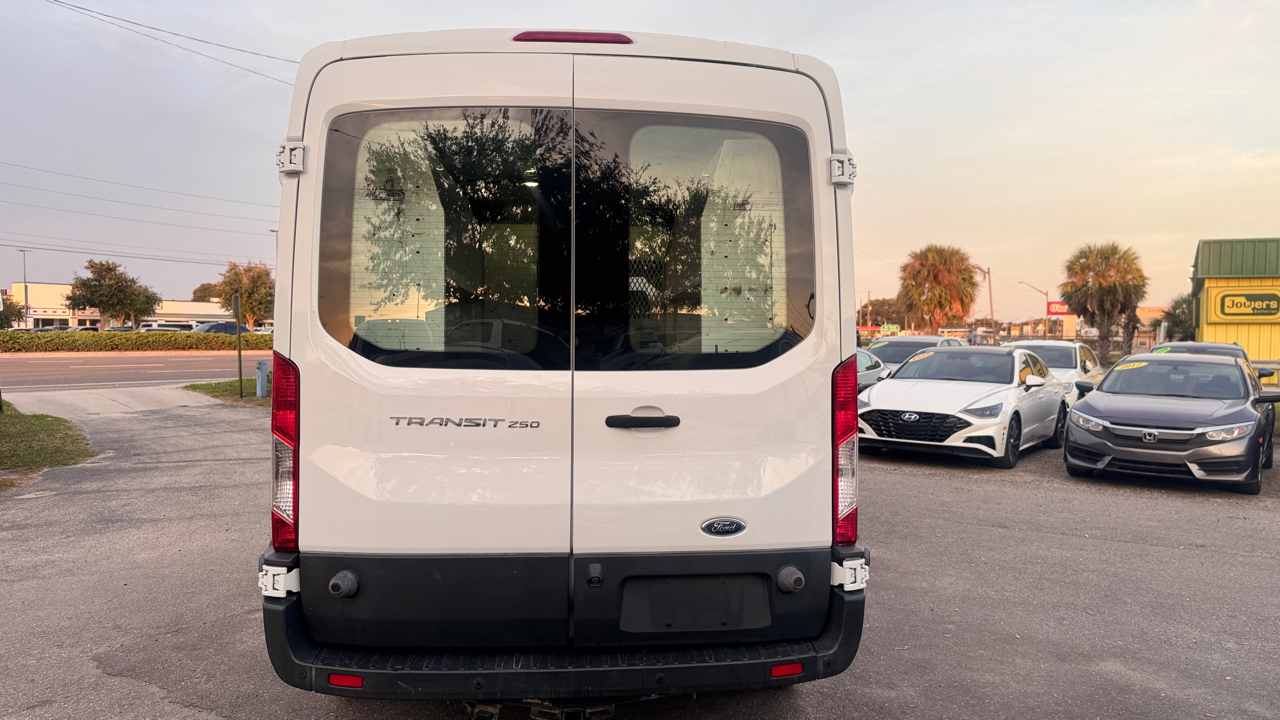 Ford Transit Van T-250 148" Med Rf 9000 GVWR Dual Dr 2017