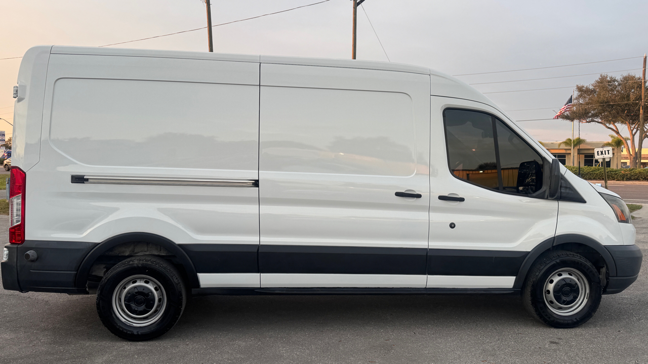 Ford Transit Van T-250 148" Med Rf 9000 GVWR Dual Dr 2017