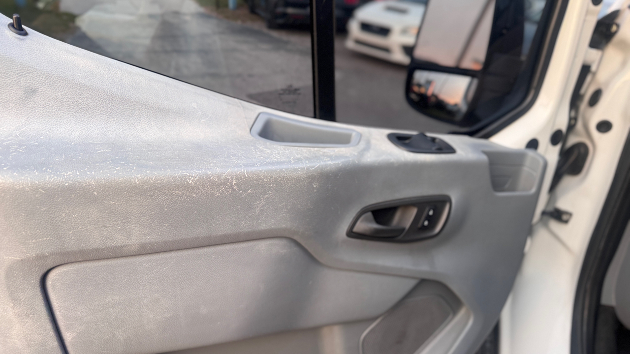 Ford Transit Van T-250 148" Med Rf 9000 GVWR Dual Dr 2017