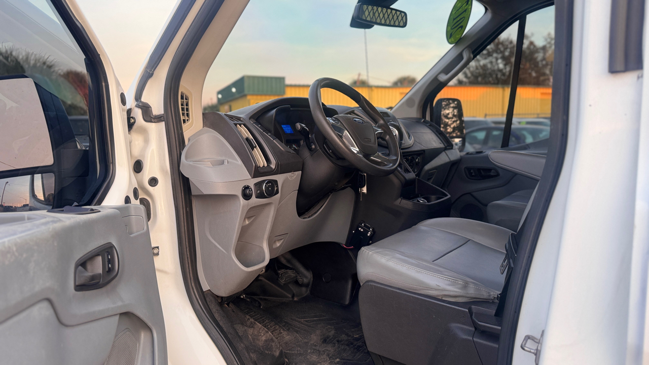 Ford Transit Van T-250 148" Med Rf 9000 GVWR Dual Dr 2017