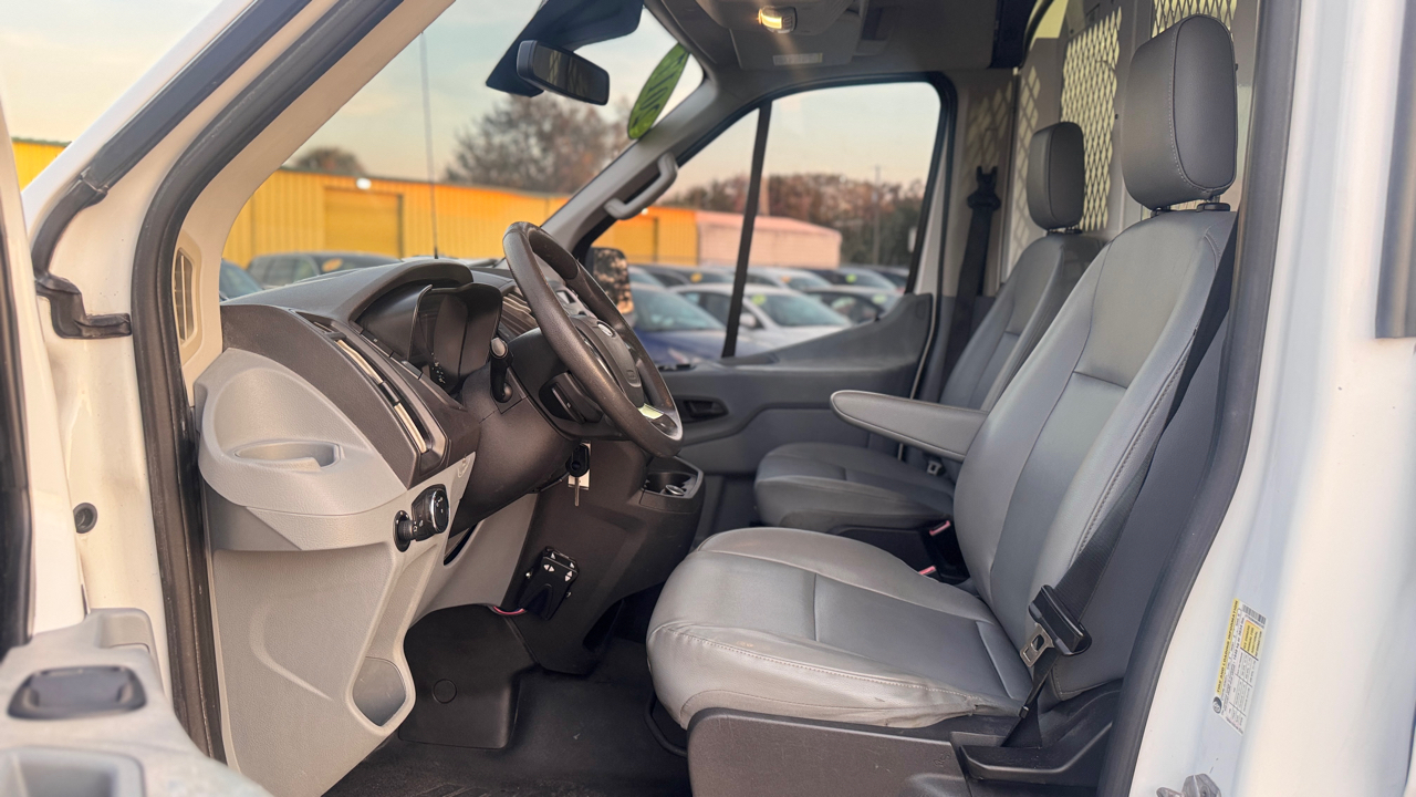 Ford Transit Van T-250 148" Med Rf 9000 GVWR Dual Dr 2017