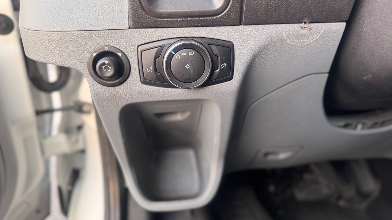 Ford Transit Van T-250 148" Med Rf 9000 GVWR Dual Dr 2017