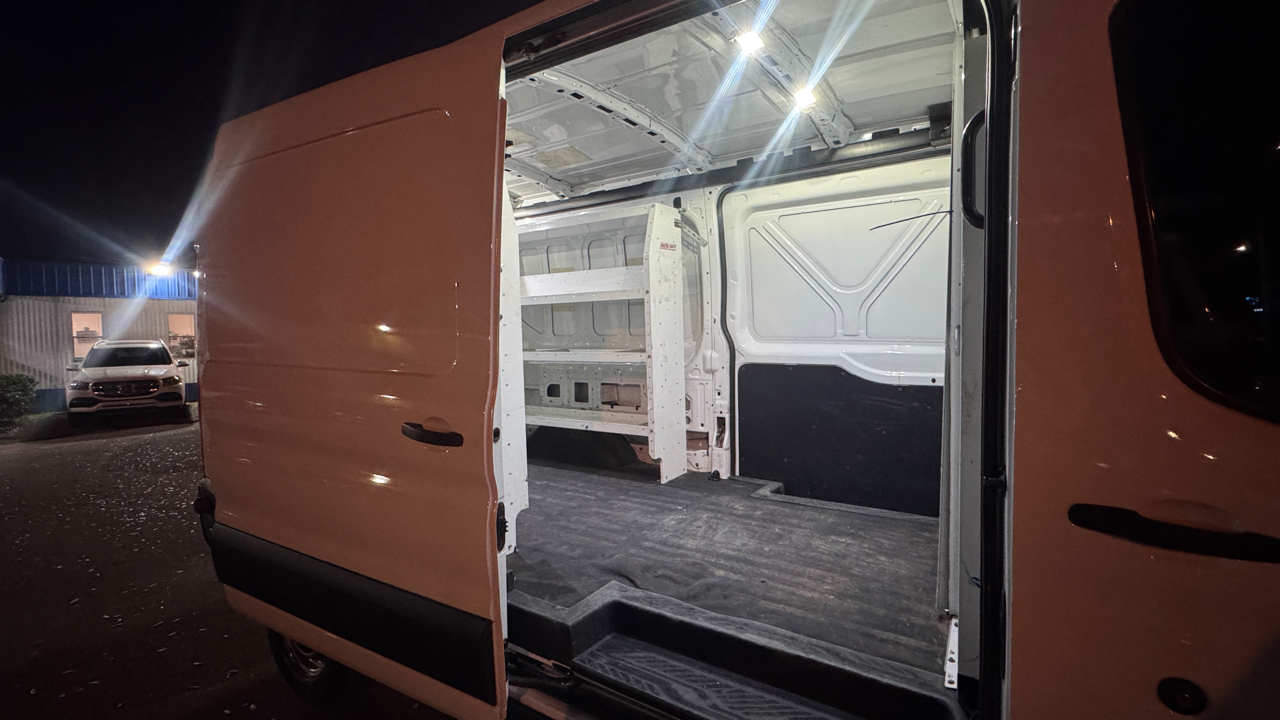 Ford Transit Van T-250 148" Med Rf 9000 GVWR Dual Dr 2017