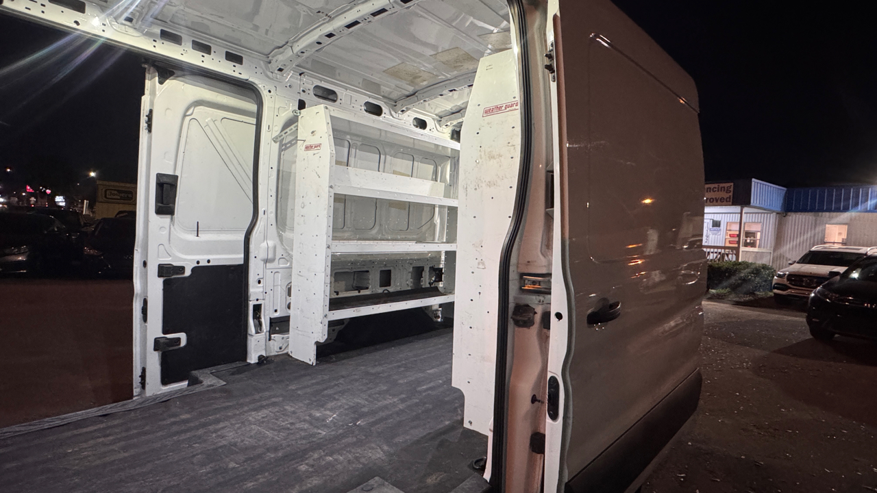 Ford Transit Van T-250 148" Med Rf 9000 GVWR Dual Dr 2017