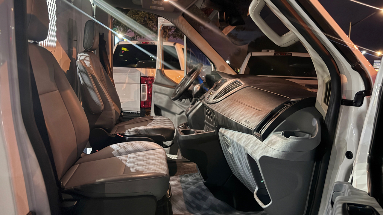 Ford Transit Van T-250 148" Med Rf 9000 GVWR Dual Dr 2017