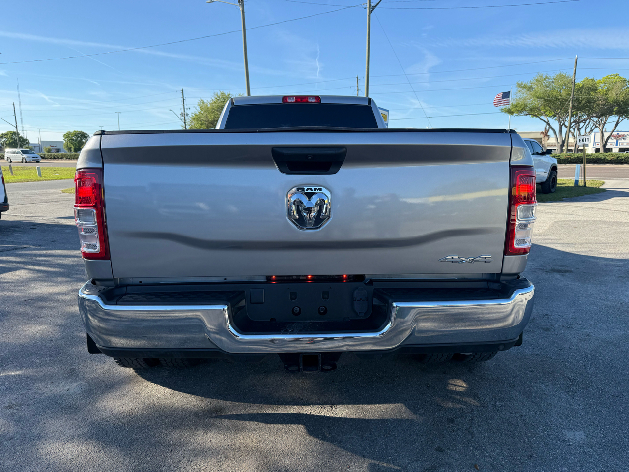 RAM 3500 Tradesman 4x4 Crew Cab 8' Box 2021