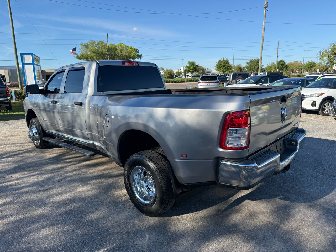 RAM 3500 Tradesman 4x4 Crew Cab 8' Box 2021