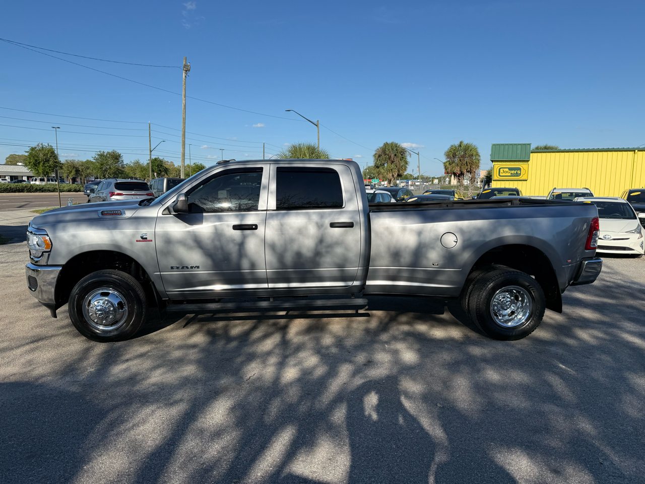 RAM 3500 Tradesman 4x4 Crew Cab 8' Box 2021