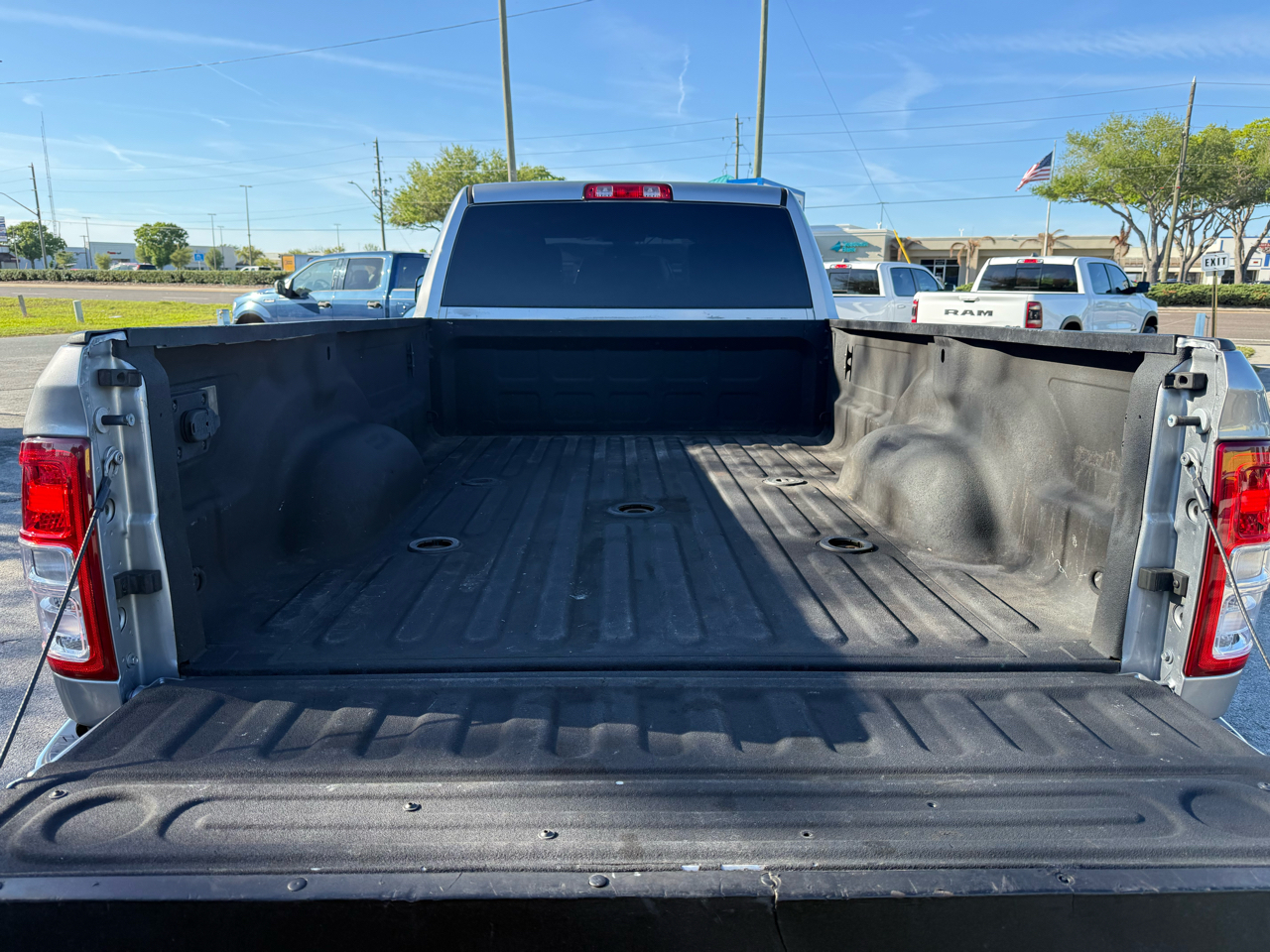 RAM 3500 Tradesman 4x4 Crew Cab 8' Box 2021