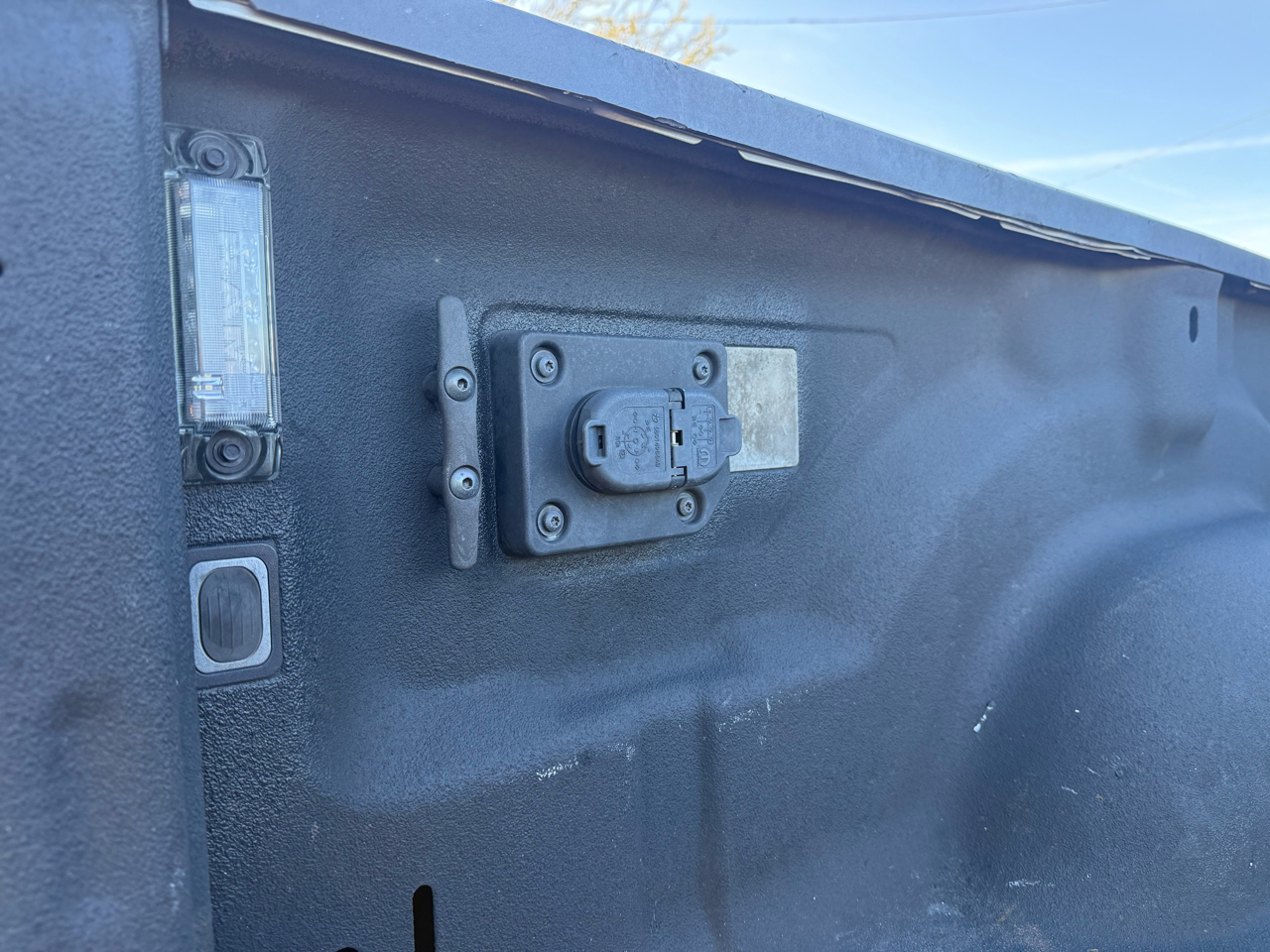 RAM 3500 Tradesman 4x4 Crew Cab 8' Box 2021