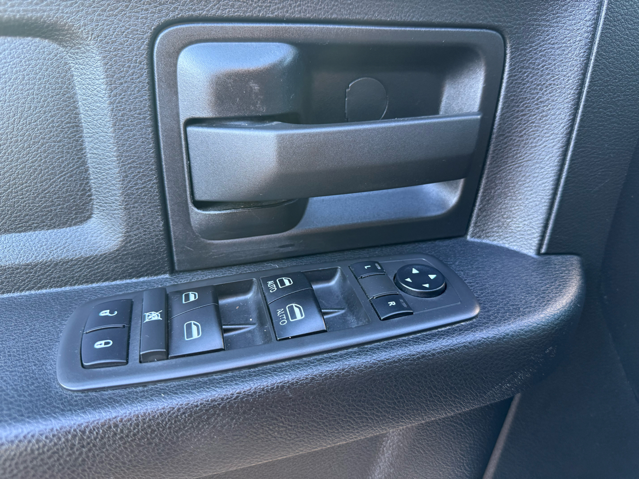 RAM 3500 Tradesman 4x4 Crew Cab 8' Box 2021