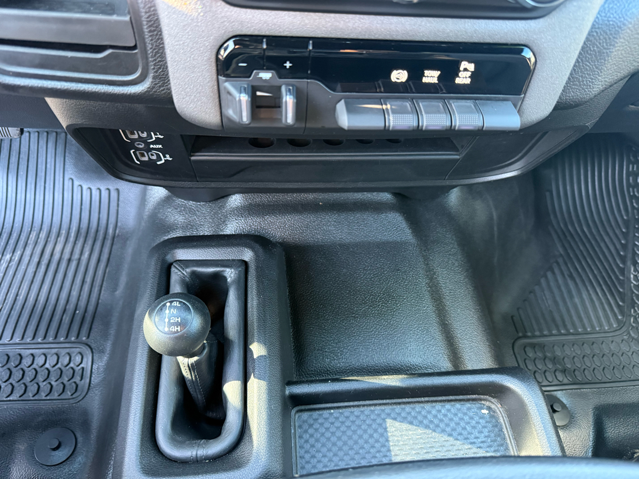 RAM 3500 Tradesman 4x4 Crew Cab 8' Box 2021