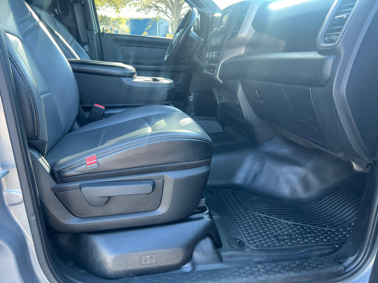 RAM 3500 Tradesman 4x4 Crew Cab 8' Box 2021