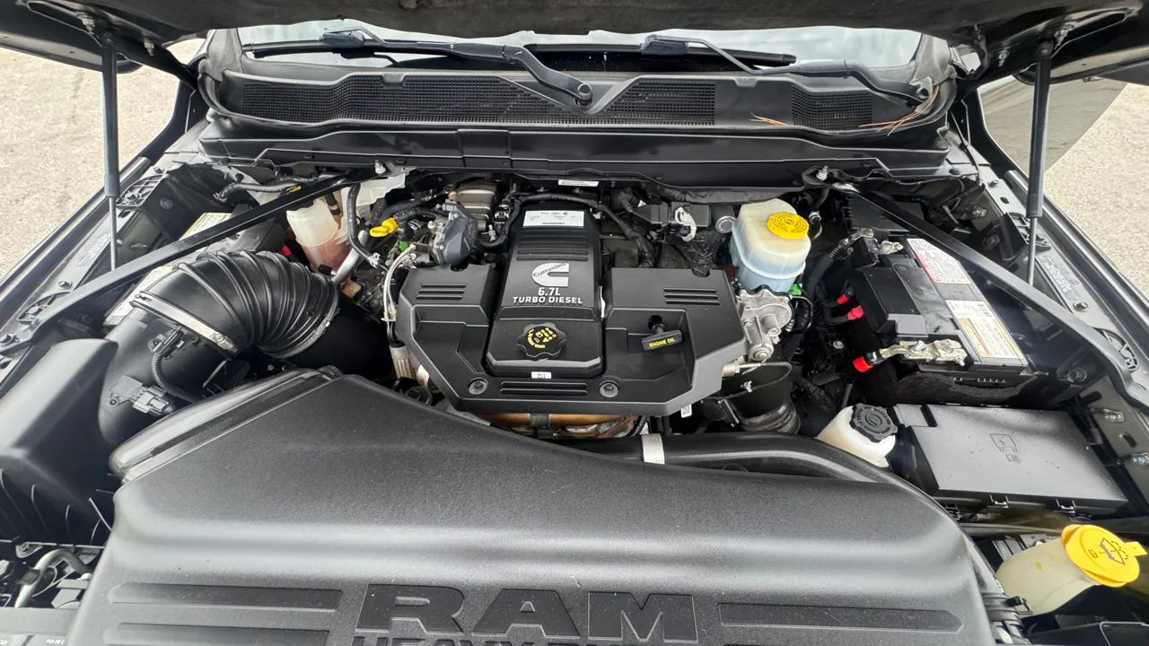 RAM 2500 Laramie 4x4 Crew Cab 6'4" Box 2021