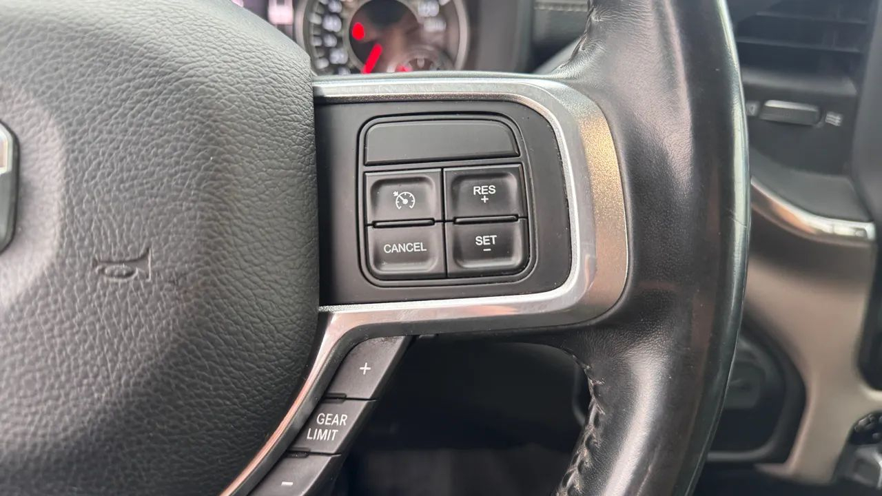 RAM 2500 Laramie 4x4 Crew Cab 6'4" Box 2021