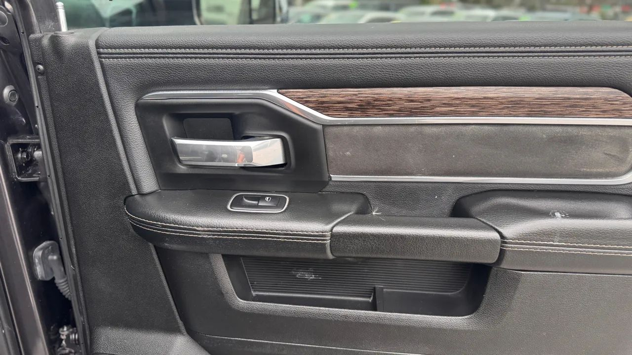 RAM 2500 Laramie 4x4 Crew Cab 6'4" Box 2021