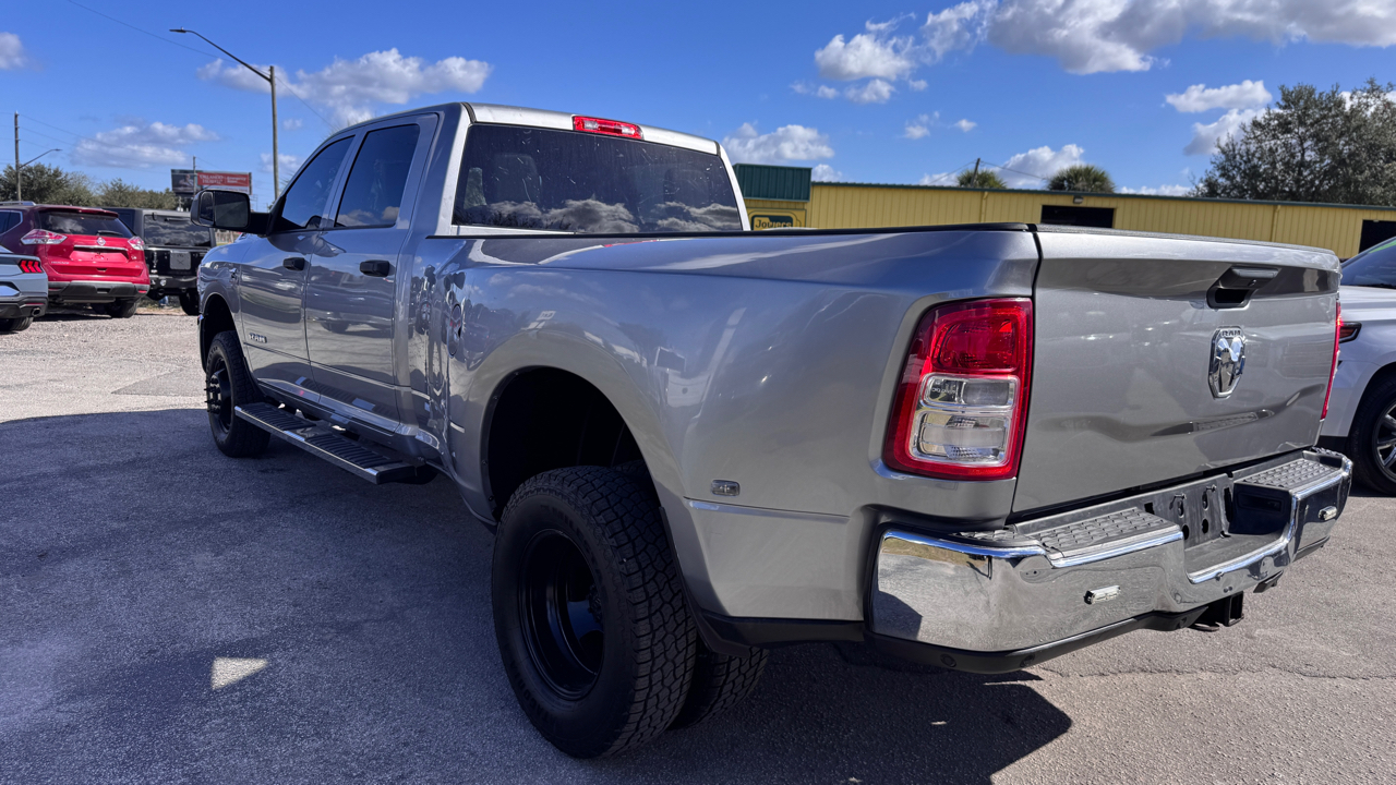 RAM 3500 Tradesman 4x4 Crew Cab 8' Box 2022