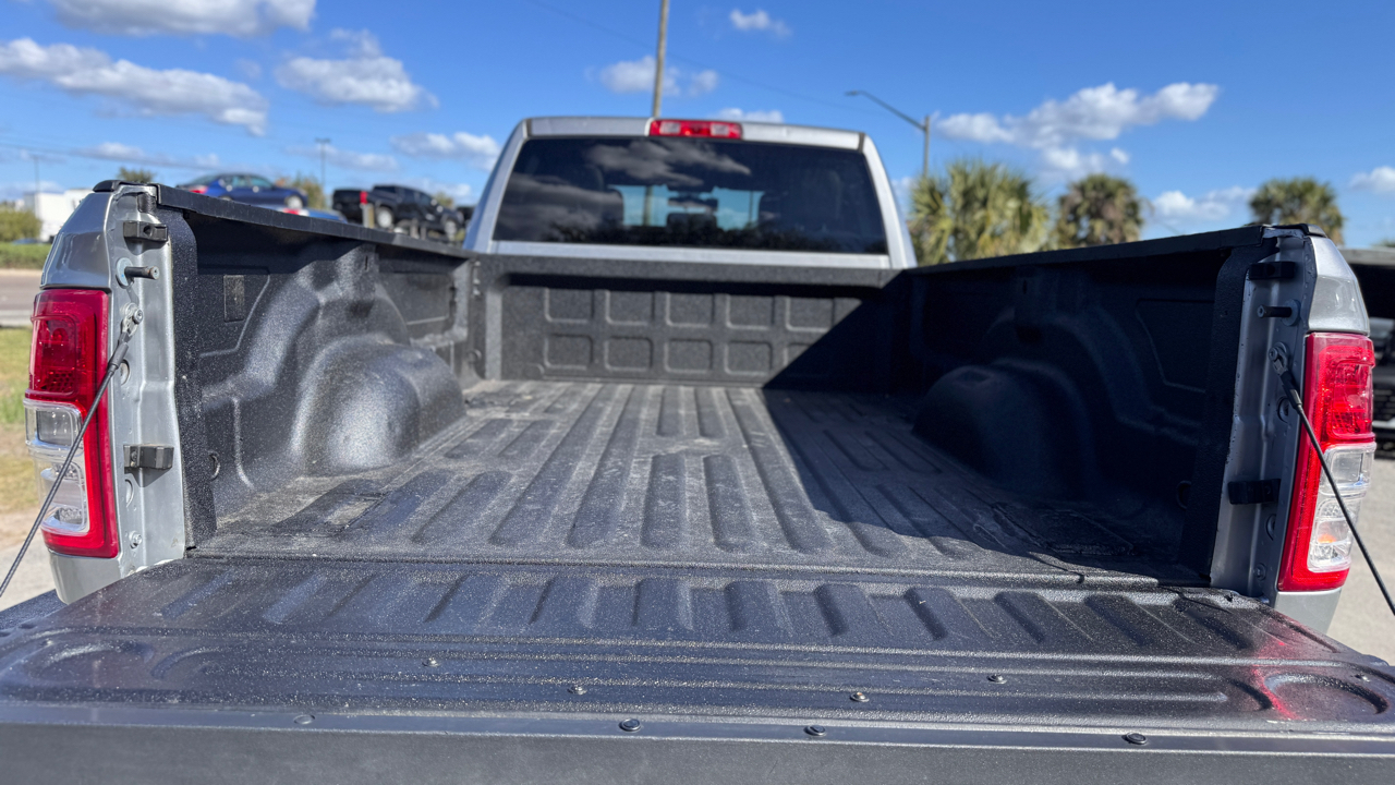 RAM 3500 Tradesman 4x4 Crew Cab 8' Box 2022