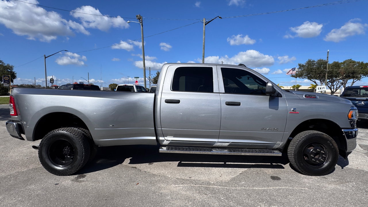 RAM 3500 Tradesman 4x4 Crew Cab 8' Box 2022