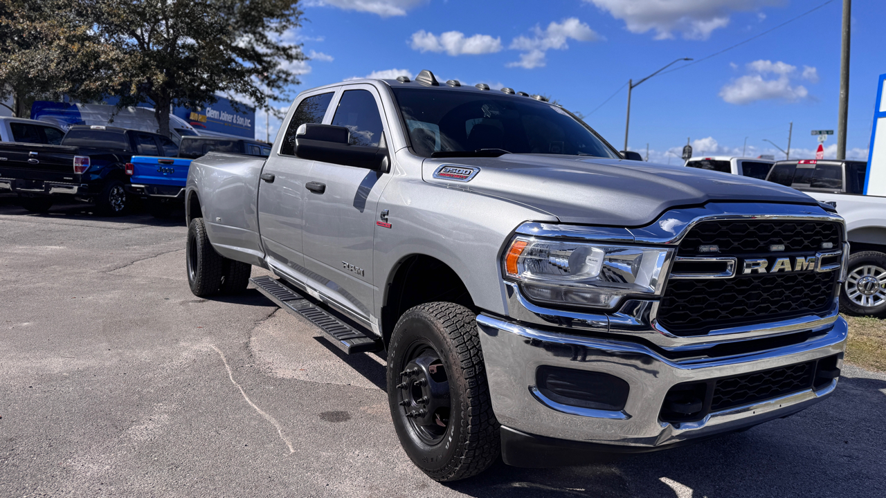 RAM 3500 Tradesman 4x4 Crew Cab 8' Box 2022